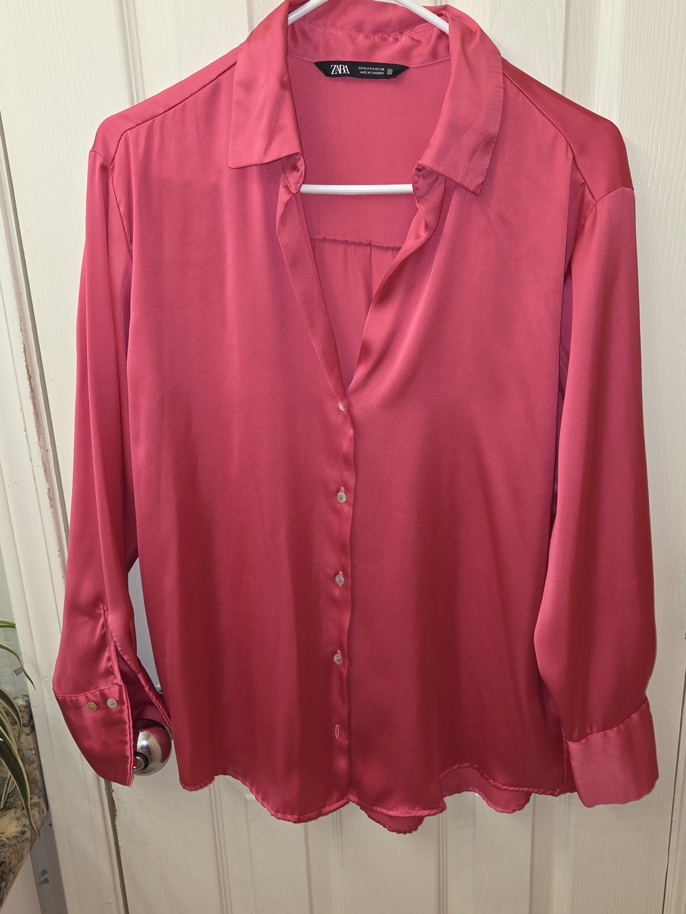 Zara Women's Fuchsia Satin Button-Down Blouse